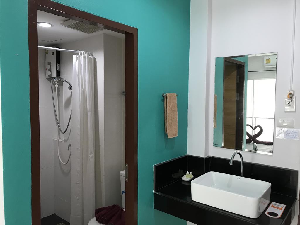 Bedbox Guesthouse And Hostel Patong 외부 사진