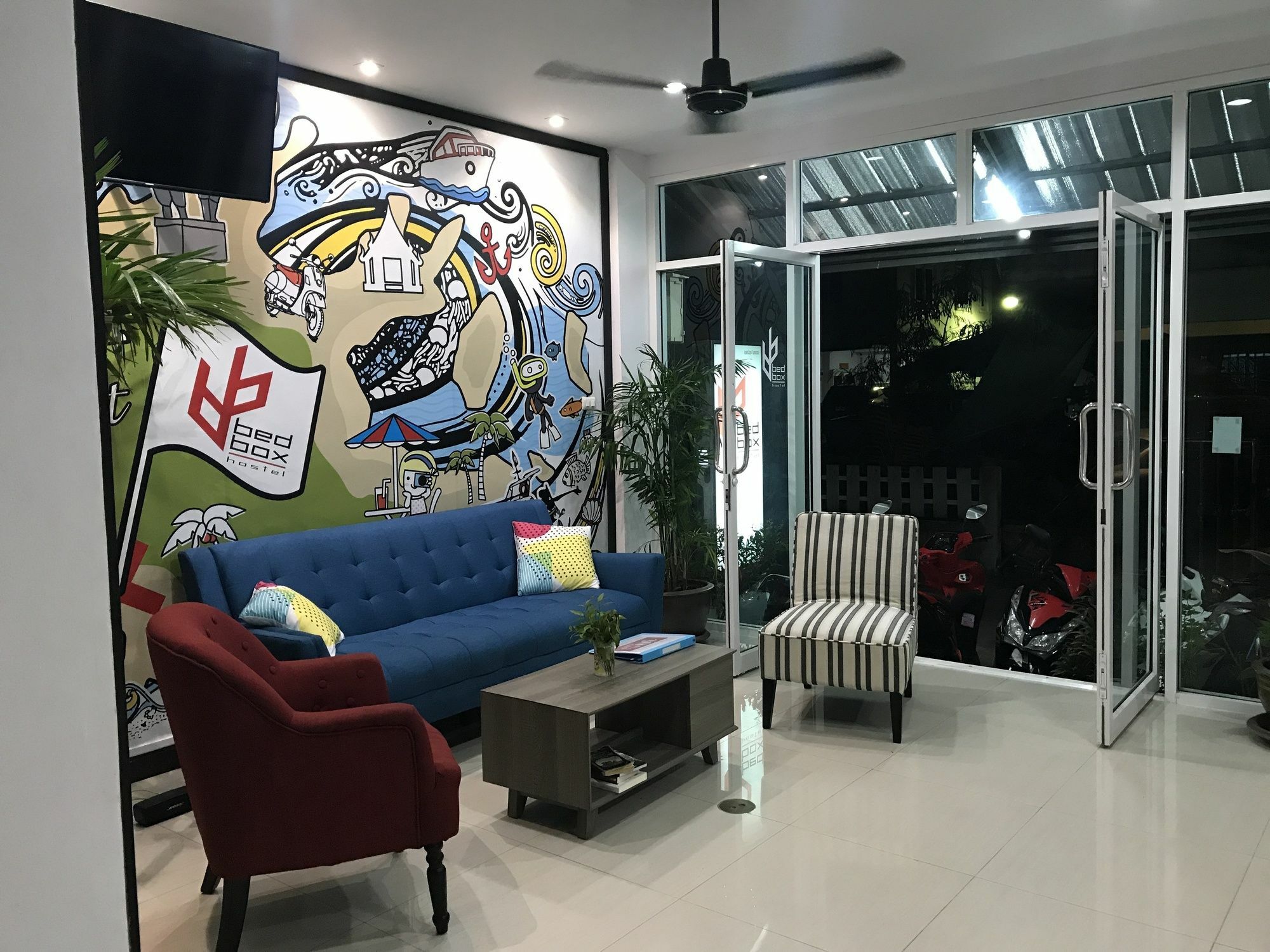 Bedbox Guesthouse And Hostel Patong 외부 사진